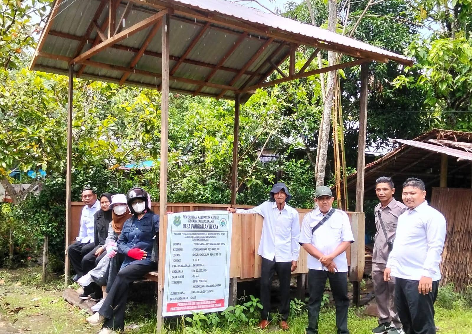 camat-basarang-monev-dana-desa-tahap-2-ta-2025-di-desa-pangkalan-rekan